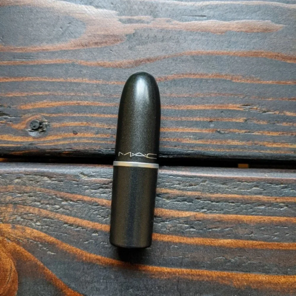 New Mac Cosmetics Ruby Woo Retro Matte Lipstick